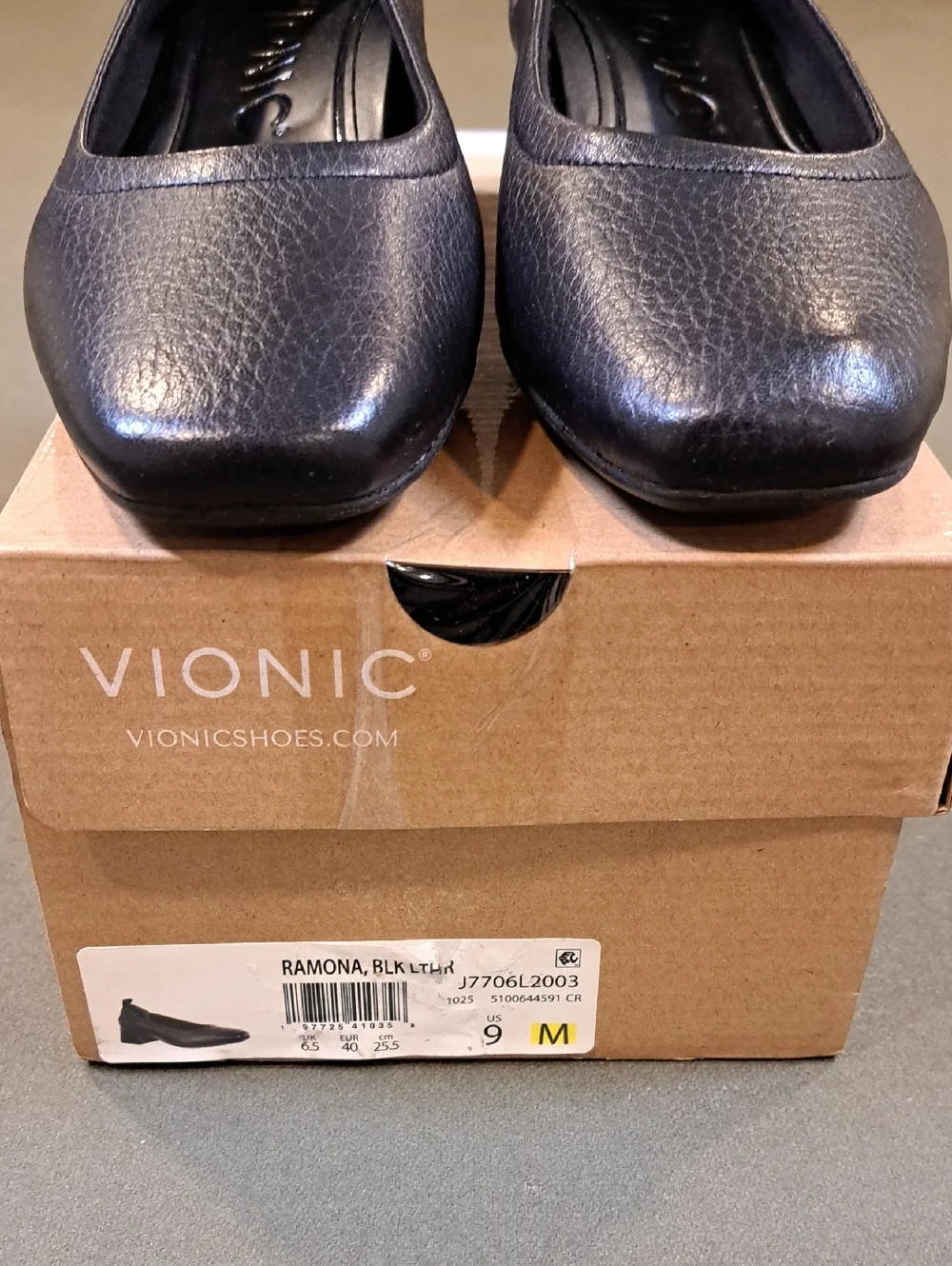 Vionic Ramona Block Heel Pump - Color: Black - Size: 9 - Picture 3 of 9